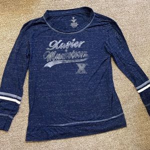 Xavier Musketeers Women’s XL long sleeve Colosseum
